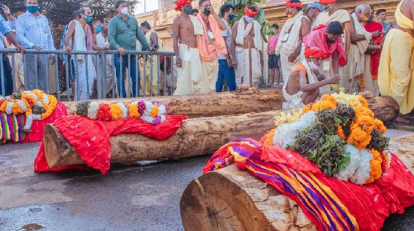 ଆଜି ଅକ୍ଷୟ ତୃତୀୟା, ଅନୁକୂଳ ହେବ ରଥ ନିର୍ମାଣ | Akshaya tritiya Ratha katha  anukula rituals at jagannath temple puri. - Odia Oneindia