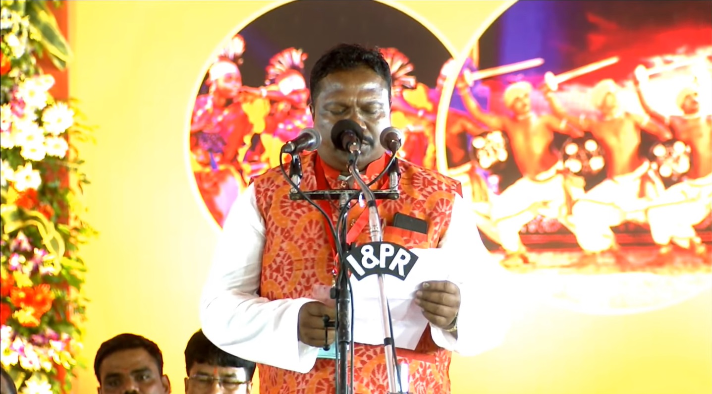 କ୍ୟାବିନେଟ୍‌ ମନ୍ତ୍ରୀ ଭାବେ ଶପଥ ନେଲେ ରବି ନାରାୟଣ ନାଏକ ।