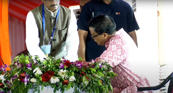 କ୍ୟାବିନେଟ୍‌ ମନ୍ତ୍ରୀ ଭାବେ ଶପଥ ନେଲେ ସୁରେଶ ପୂଜାରୀ